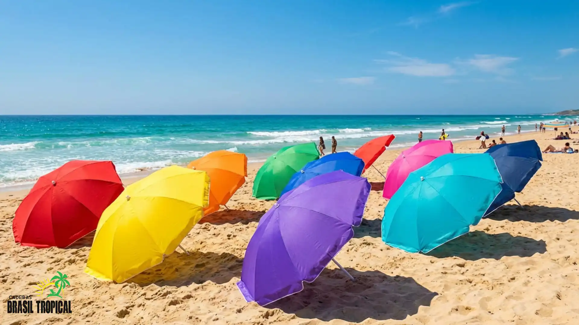 Guarda-sóis coloridos alinhados na praia em diversas cores vibrantes, representando a variedade da Cadeiras Brasil Tropical.